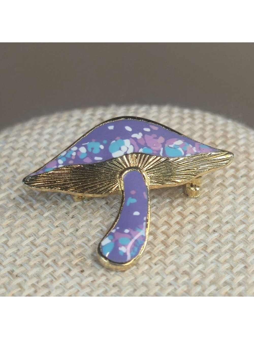 Enamel Mushroom Brooch Purple & Gold-Tone Speckled Whimsical Nature-Inspired Pi - Picture 1 of 8